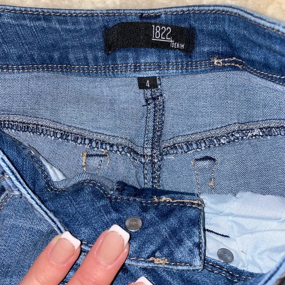 Ripped Jeans - Picture 3 of 3